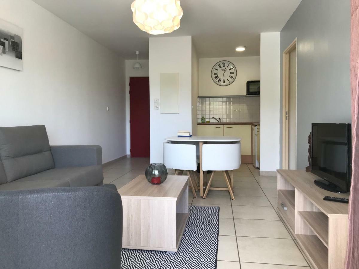 Meuble Homard Avec Jacuzzi Et Vue Mer Saint-Gilles Les Bains Zewnętrze zdjęcie